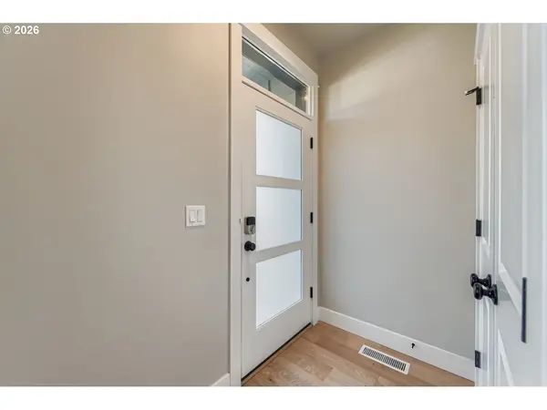 Troutdale, OR 97060,1106 SW DOTTIE CT