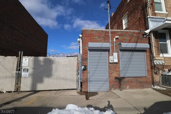 92 Clifford St, Newark City, NJ 07105