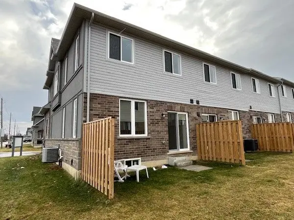 1 Linden Park LN, Hamilton, ON L9A 1Y3