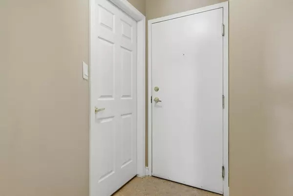 Greater Napanee, ON K7R 3X3,7 Centre ST S #104