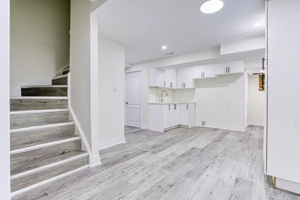 Hamilton, ON L9G 3V2,115 Amberly BLVD #Lower