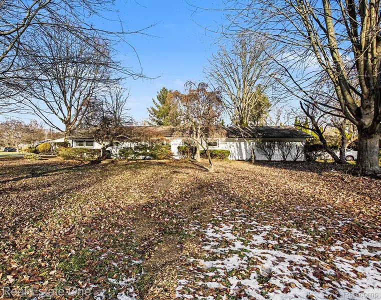 7251 Cottonwood Knoll, West Bloomfield Charter Township, MI 48322