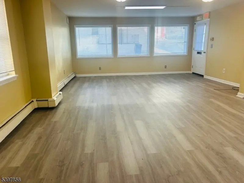 91 Main St, Sussex Boro, NJ 07461