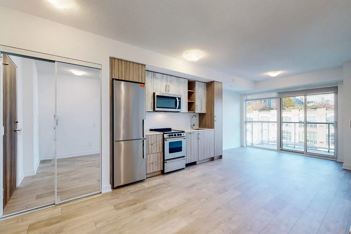 Toronto W06, ON M8Y 0C7,251 Manitoba ST #711