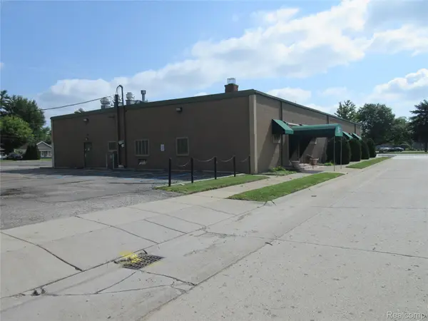 24611 GRATIOT AVE, Eastpointe, MI 48021