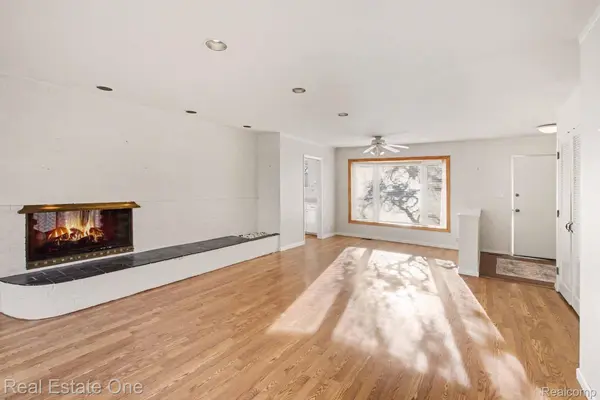 7251 Cottonwood Knoll, West Bloomfield Charter Township, MI 48322