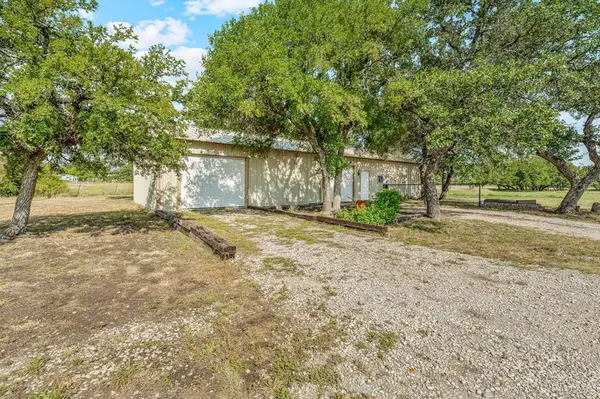 255 Baughman Hill Road, Azle, TX 76020