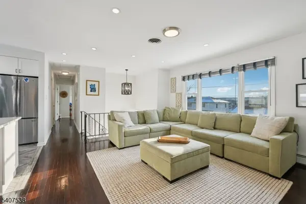 14 Carr Pl, Totowa Boro, NJ 07512