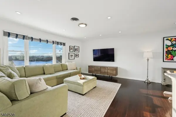 14 Carr Pl, Totowa Boro, NJ 07512