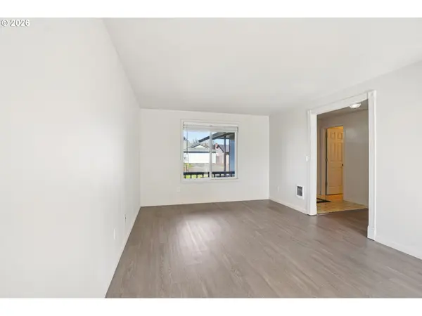 16005 NE 4TH ST, Vancouver, WA 98684