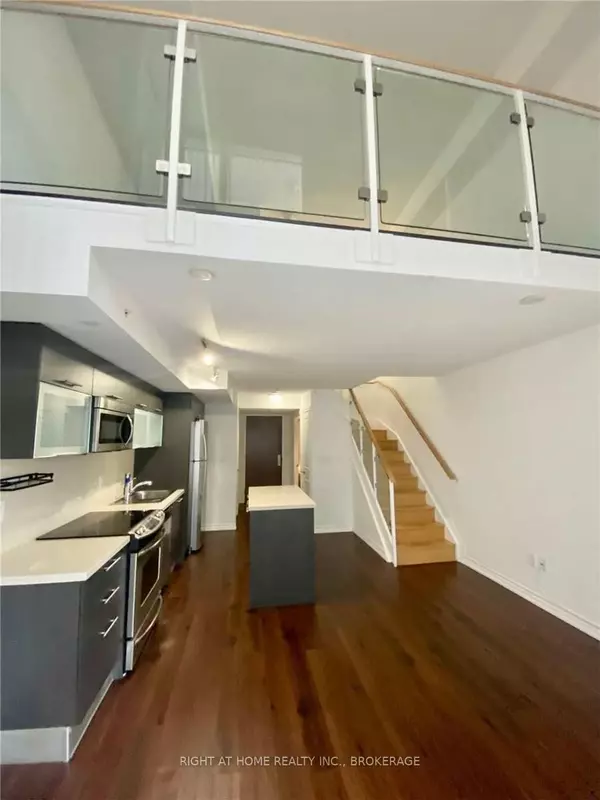 Toronto C01, ON M5B 0A5,386 Yonge ST #714