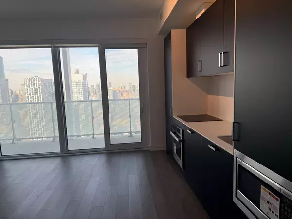 Toronto C08, ON M8Z 0A7,88 QUEEN ST E #5601