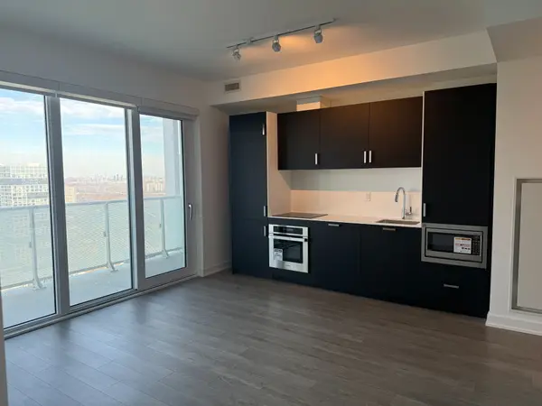 Toronto C08, ON M8Z 0A7,88 QUEEN ST E #5601