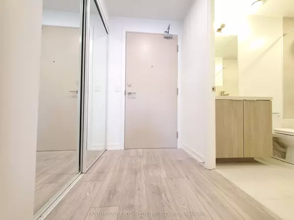 Toronto C03, ON M5P 0A6,2020 Bathurst ST #328