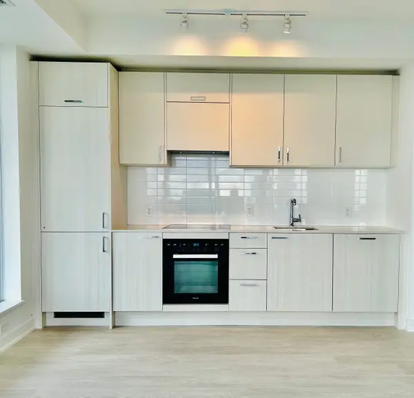 Toronto C13, ON M3C 0S4,1 Quarrington LN #1914