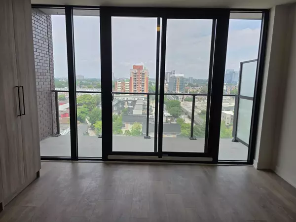 Toronto C01, ON M6R 2B2,181 Sterling RD N #1014