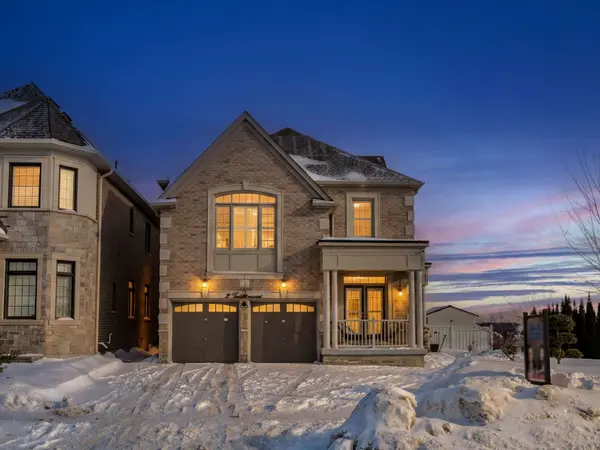 East Gwillimbury, ON L9N 0T3,2 Tesla CRES