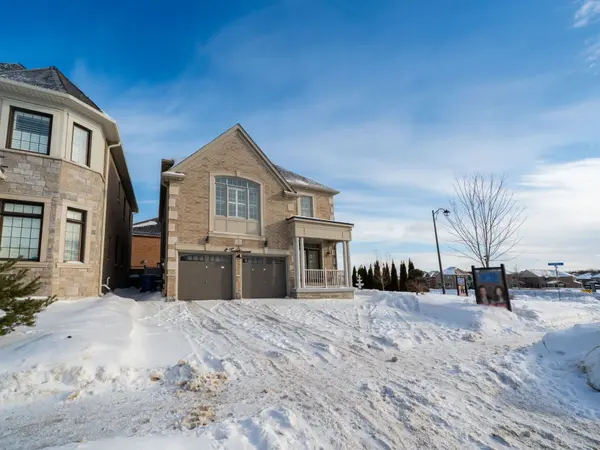 East Gwillimbury, ON L9N 0T3,2 Tesla CRES