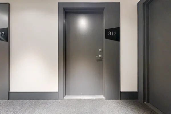 10 De Boers DR #313, Toronto W05, ON M3J 0L6