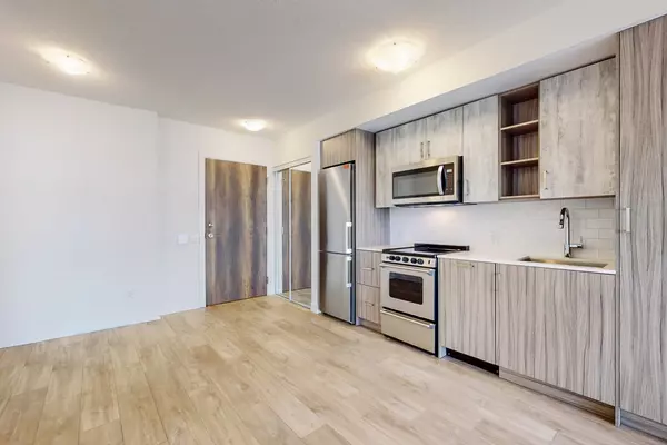 Toronto W06, ON M8Y 0C7,251 Manitoba ST #711