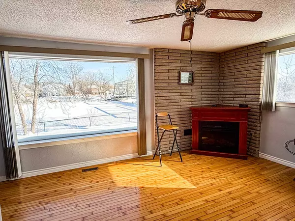 Tweed, ON K0K 3J0,30 Bridge ST E