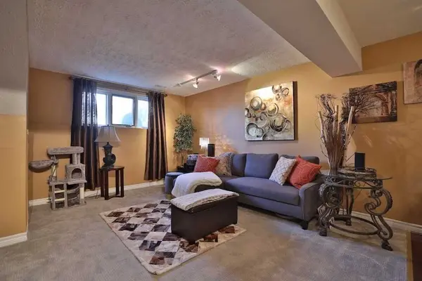 Cambridge, ON N3C 3K6,213 Scott RD #BASEMENT