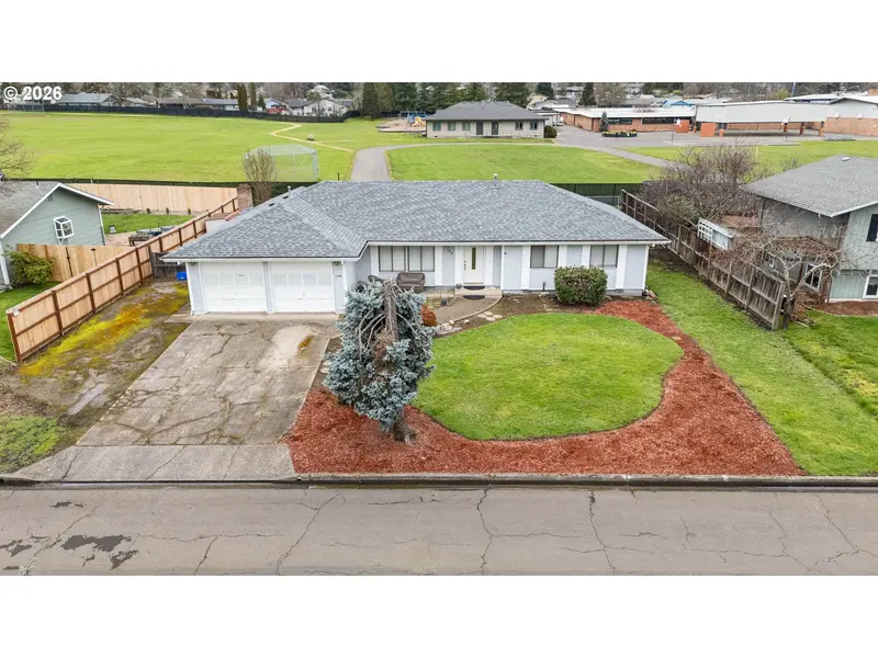 1766 NW BEAUMONT AVE, Roseburg, OR 97471