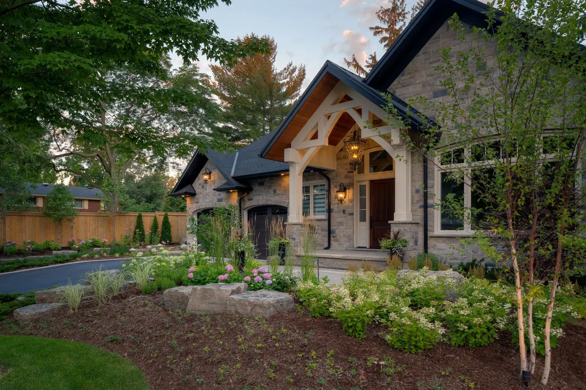 1551 Warland RD, Oakville, ON L6L 1N4