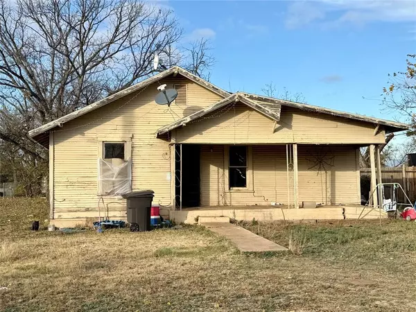 201 E Victoria,  Brady,  TX 76825