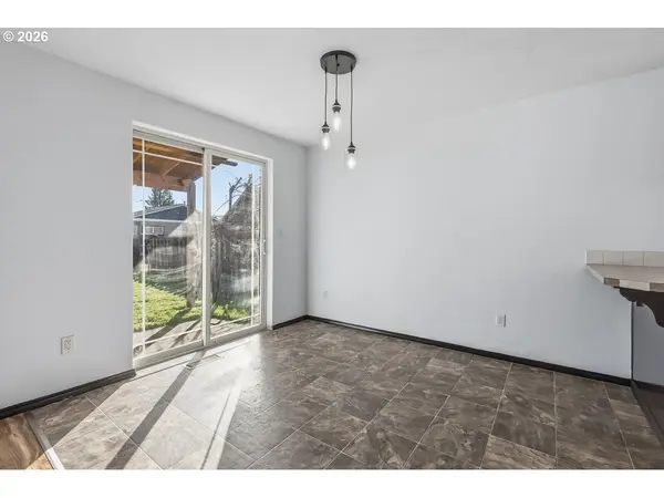 319 BERKLEY AVE, Molalla, OR 97038