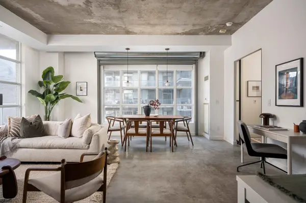 23 Brant ST #703, Toronto C01, ON M5V 2L5