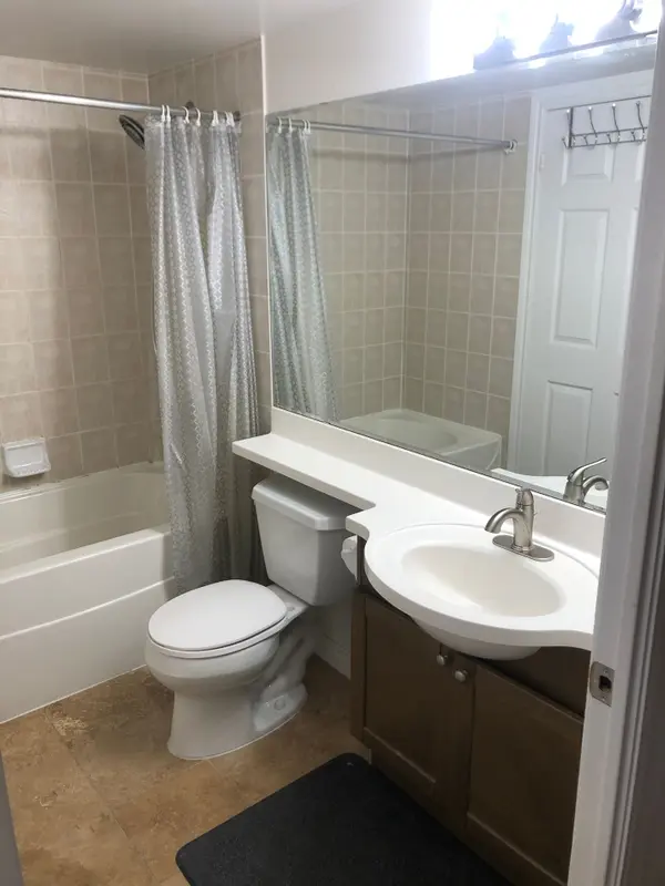 Toronto C01, ON M5G 2R3,763 Bay ST #614