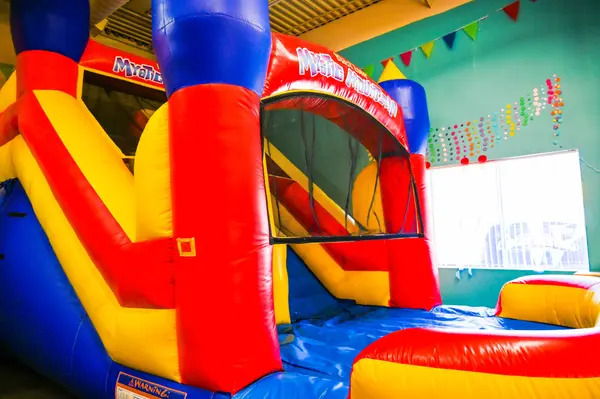 1885 Clements RD #264-266, Pickering, ON L1W 3V4