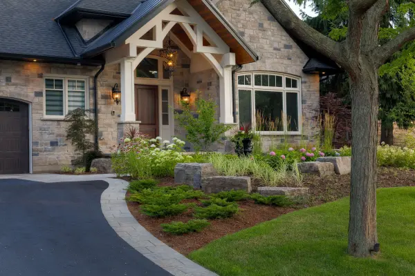 1551 Warland RD, Oakville, ON L6L 1N4