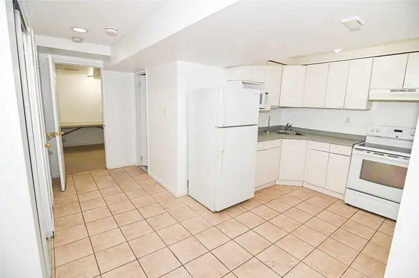 Hamilton, ON L9K 1N2,120 Thoroughbred BLVD #BSMNT