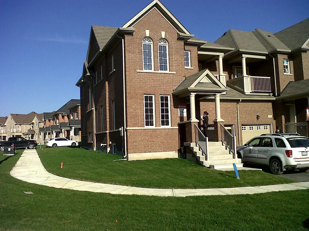 Brampton, ON L6Y 0V9,15 Kawana RD