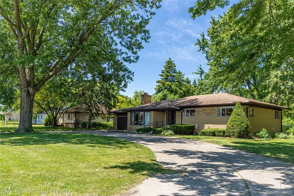 3651 Chicago RD, Warren, MI 48092