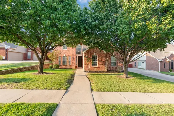 924 Idlewild Court,  Highland Village,  TX 75077