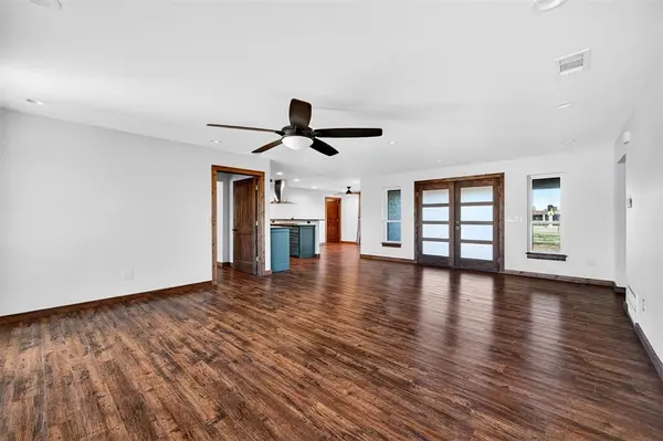 616 E Bells Boulevard, Bells, TX 75414