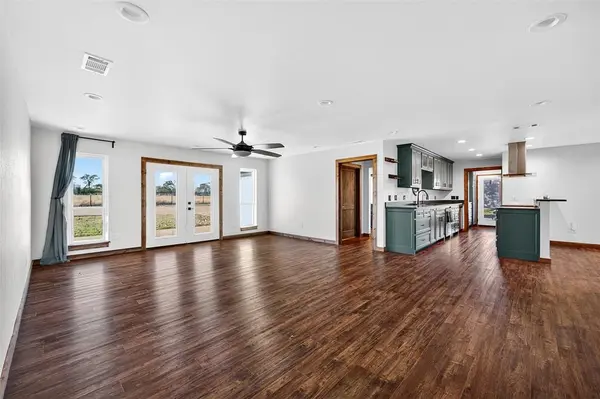 616 E Bells Boulevard, Bells, TX 75414