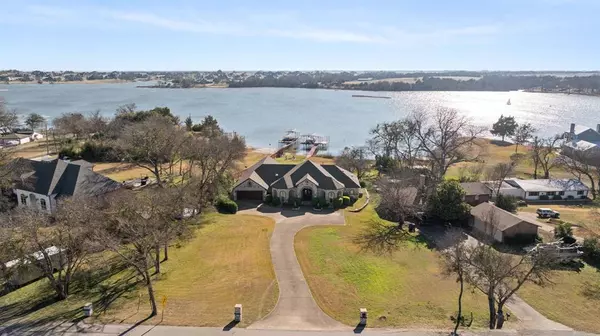 155 Lakeshore Drive, Waxahachie, TX 75165