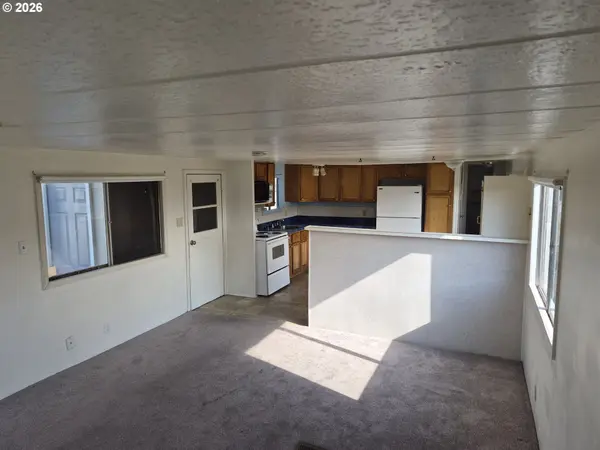 Roseburg, OR 97470,581 NE Alameda AVE #56