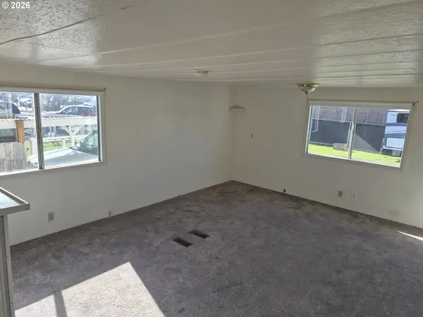 Roseburg, OR 97470,581 NE Alameda AVE #56