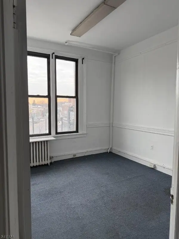 330 Glenwood Ave, Bloomfield Twp., NJ 07003