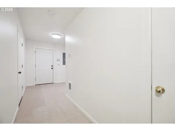 2327 SE LEE LN, Portland, OR 97233