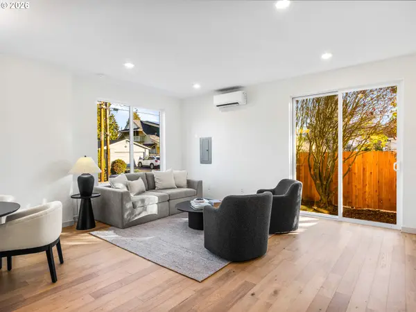 7464 SE Tolman ST, Portland, OR 97206