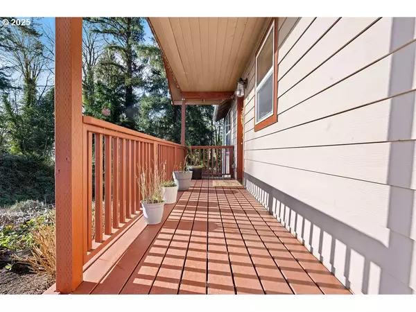 Astoria, OR 97103,1676 SE 3RD ST