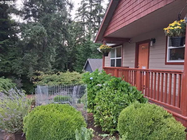 1676 SE 3RD ST, Astoria, OR 97103