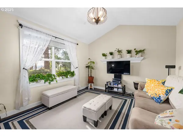 1676 SE 3RD ST, Astoria, OR 97103