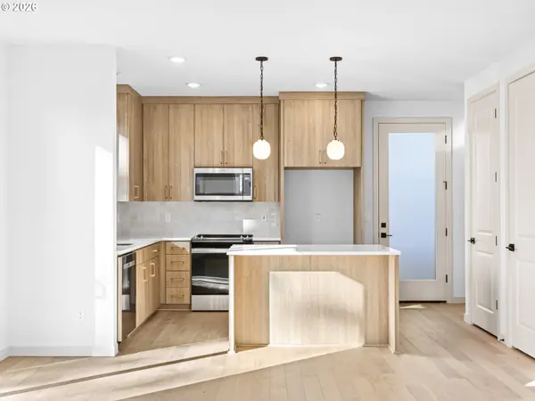 7456 SE Tolman ST, Portland, OR 97206